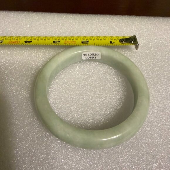 Jade Bangle Bracelet - Picture 1 of 4